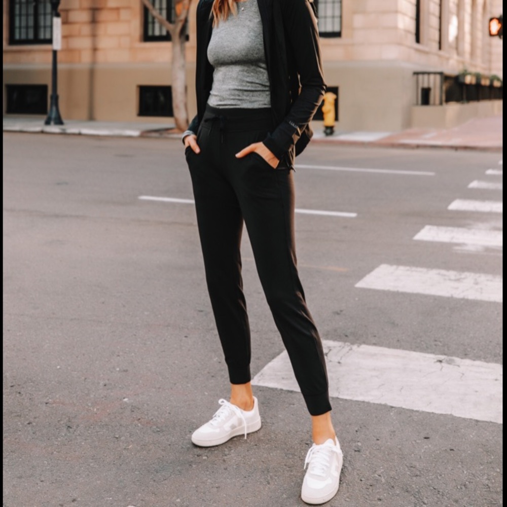 Lululemon ready to rulu jogger size 6